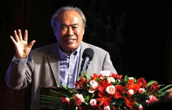 詹俊悼念嚴(yán)俊君：《足球》報伴隨著我成長，是我和父親共鳴的橋梁
