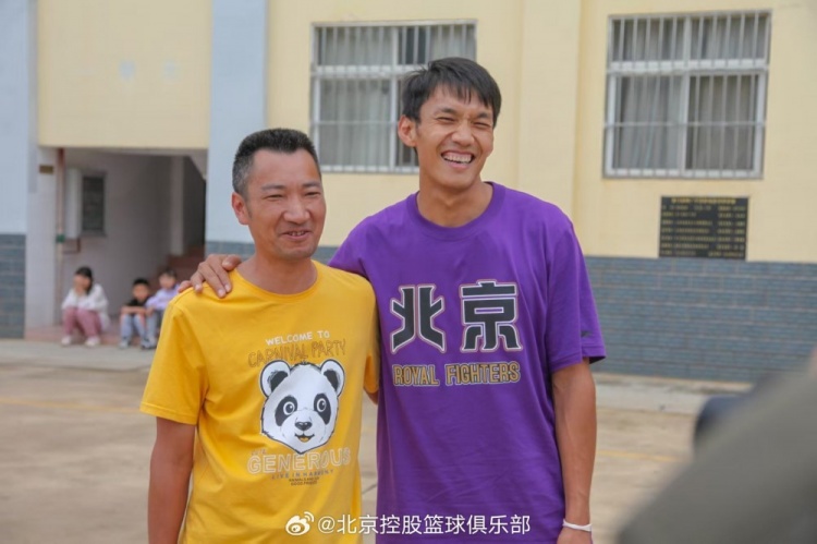那一封信的故事還在延續(xù) 矣進宏母校的師生們來到北京了！