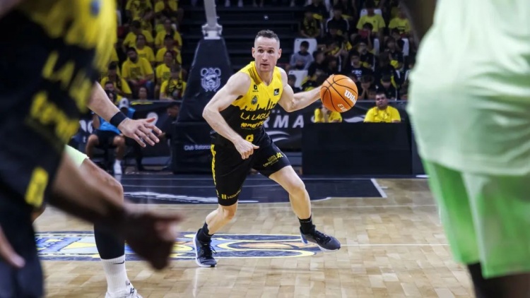 NBA初代老六，42歲進(jìn)入生涯巔峰？！