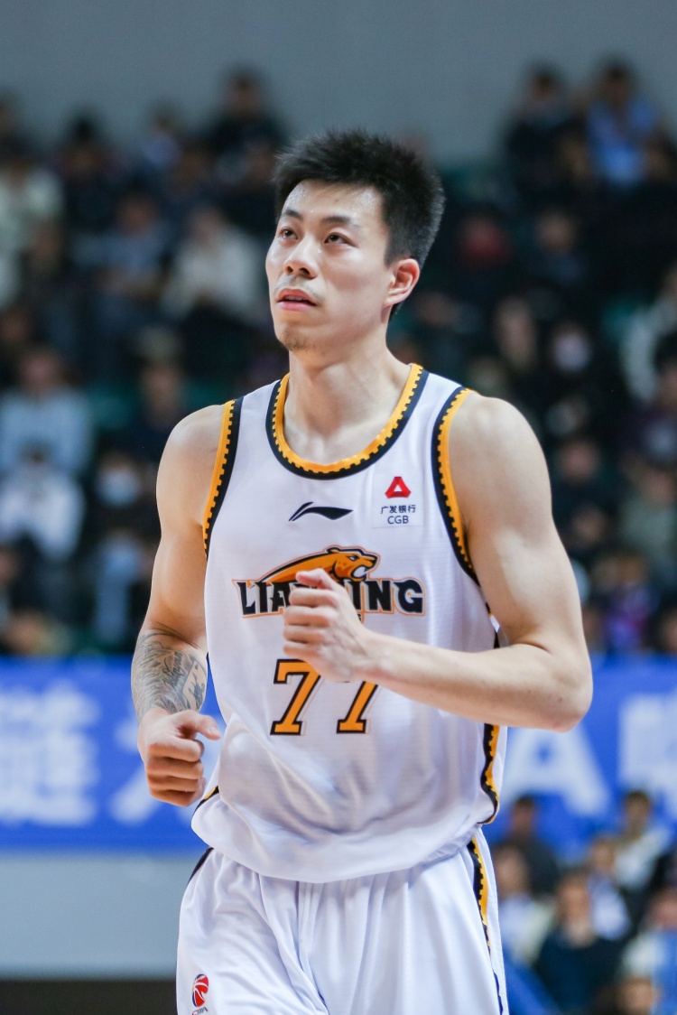 媒體人：張鎮(zhèn)麟、韓德君將因傷缺席今晚對陣北控的比賽