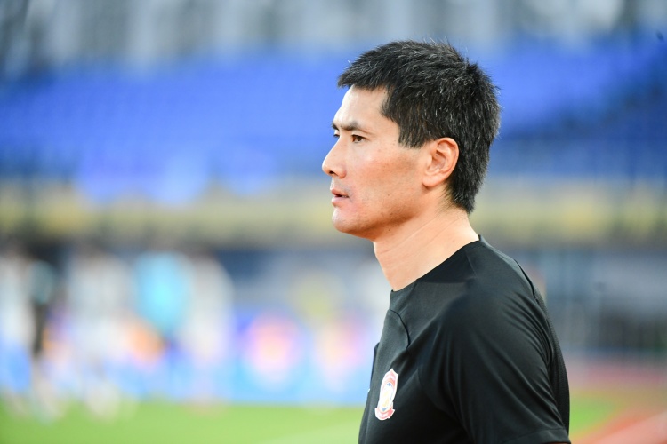 記者：中超“青島德比”今天下午上演，兩隊均將排出五外援陣容